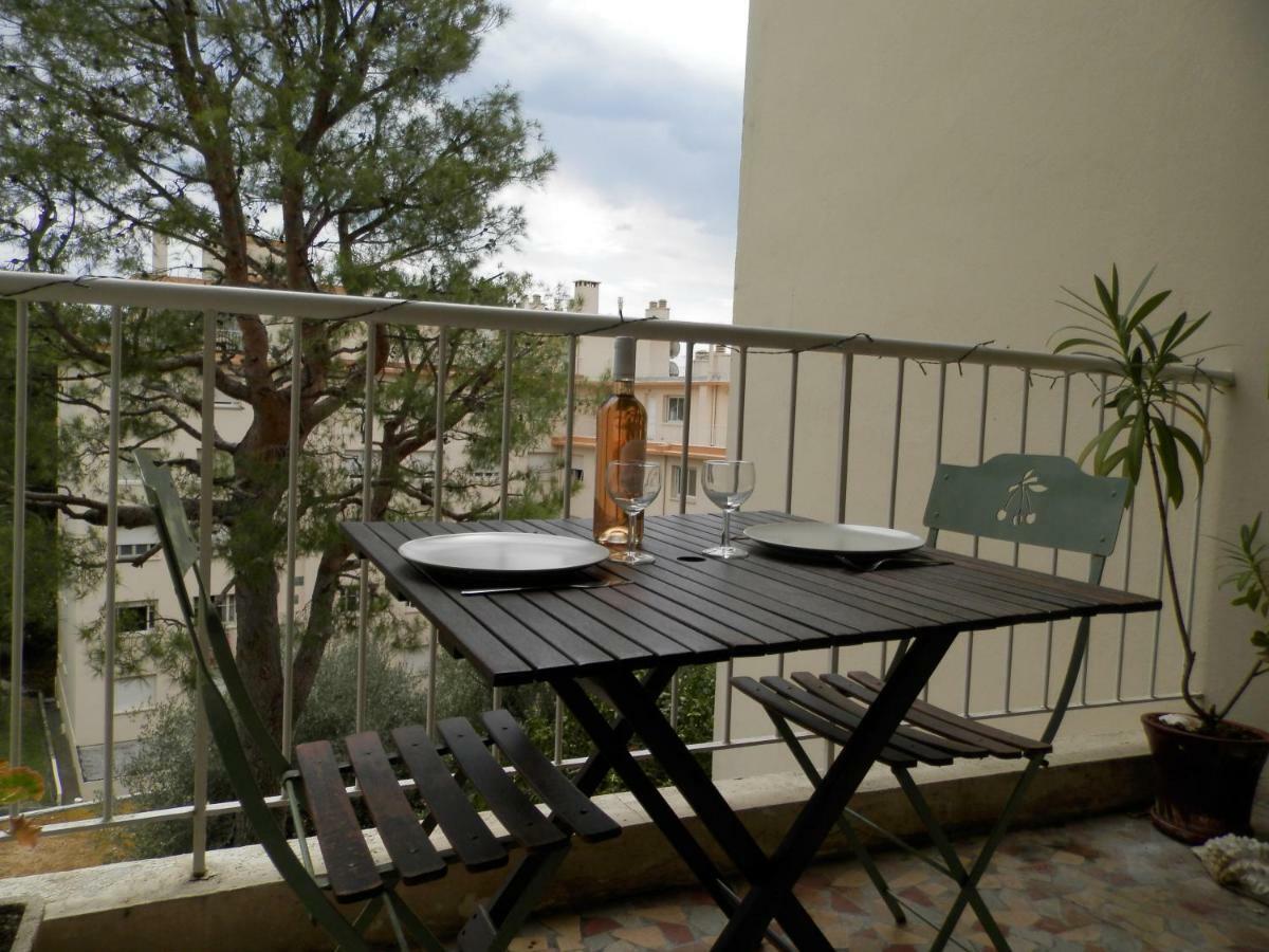 Apartment Les Pins . 2 P Calme Et Terrasse Nizza